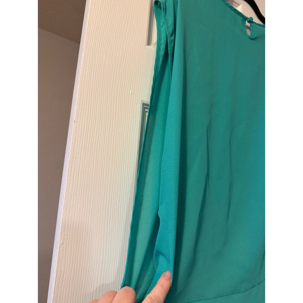 Everly Teal Green Sleeveless Embroidered V-Neck Blouse Keyhole Back Top Small - Picture 7 of 8